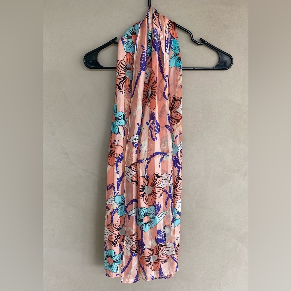 Japanese Silk Pink and Blue Flower Pattern Scarf 
Made in Japan
170cm x 45cm